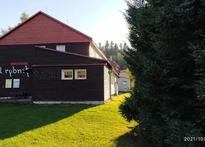 U Rybníka 3*