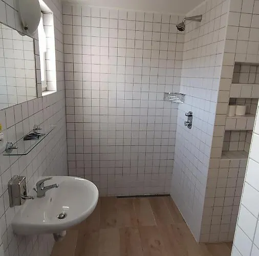 U Rybníka 3*
