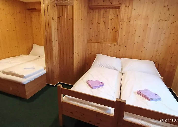 U Rybníka 3*